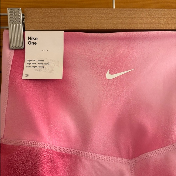New with tags women’s Nike One Dri Fit. Size XS - Picture 2 of 4
